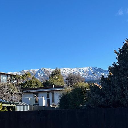 Mountain Cabin - Central, Cosy And Cute With Views Wanaka Exterior foto